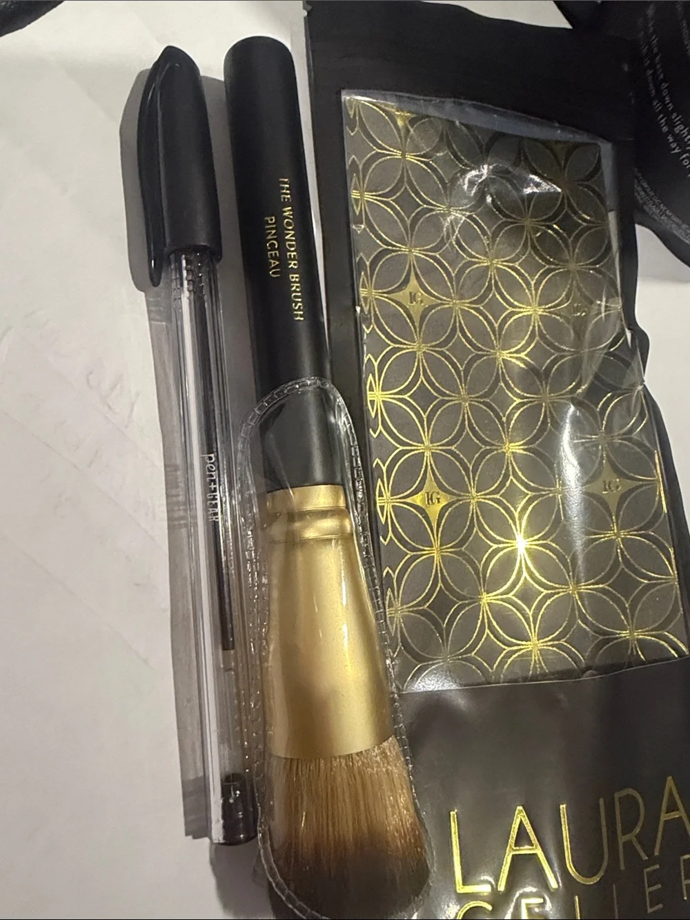 Laura Geller The Wonder Brush in Gold and Black brand new